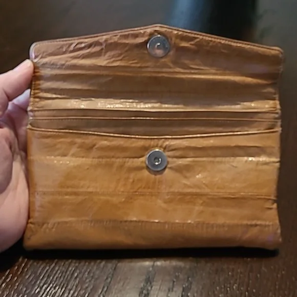 Genuine EEL wallet Made in Korea tan incredibly soft in good preloved condition - Picture 4 of 13